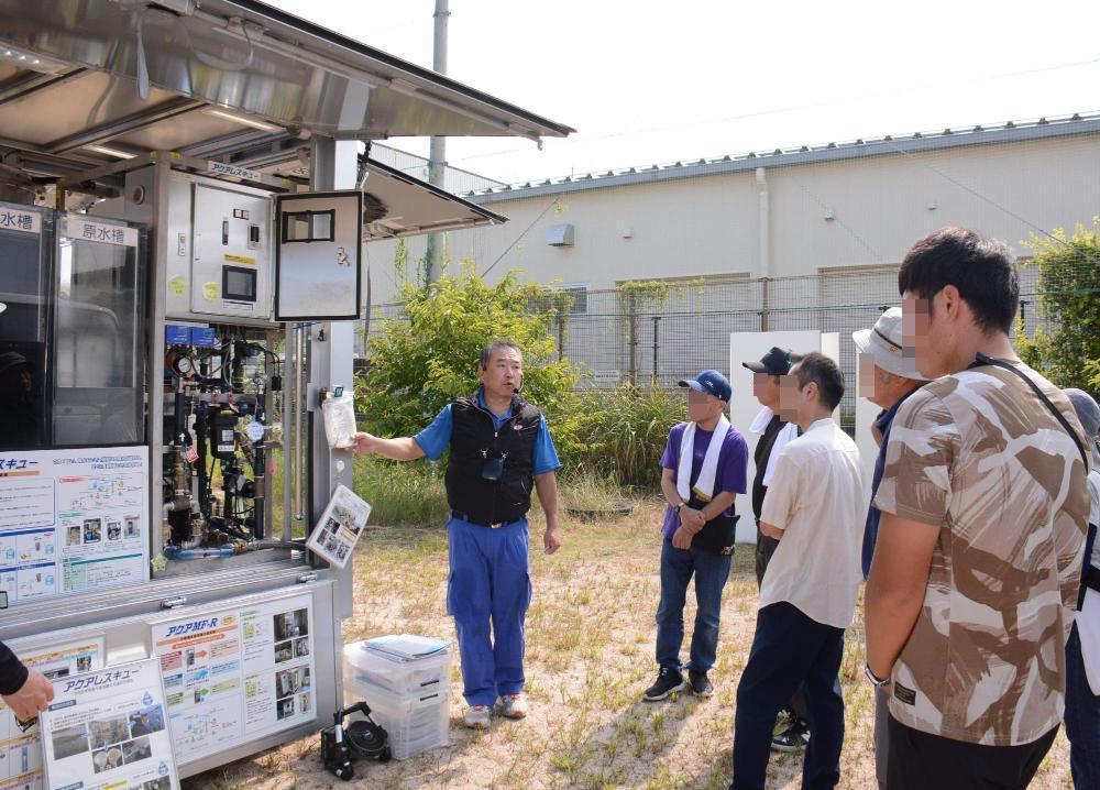 ろ水機操作訓練の様子