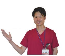 笑顔の男性の写真