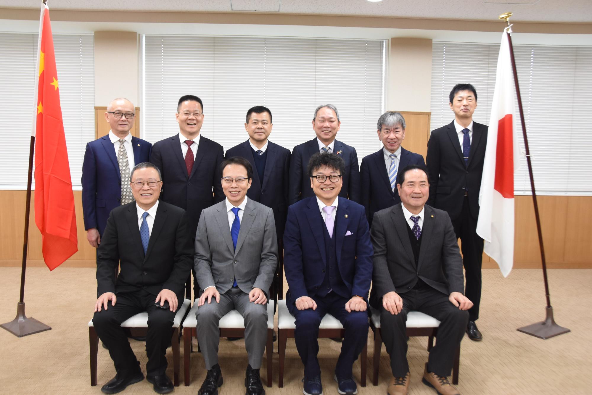 令和6年度湘潭市友好代表団による市長訪問時の記念写真
