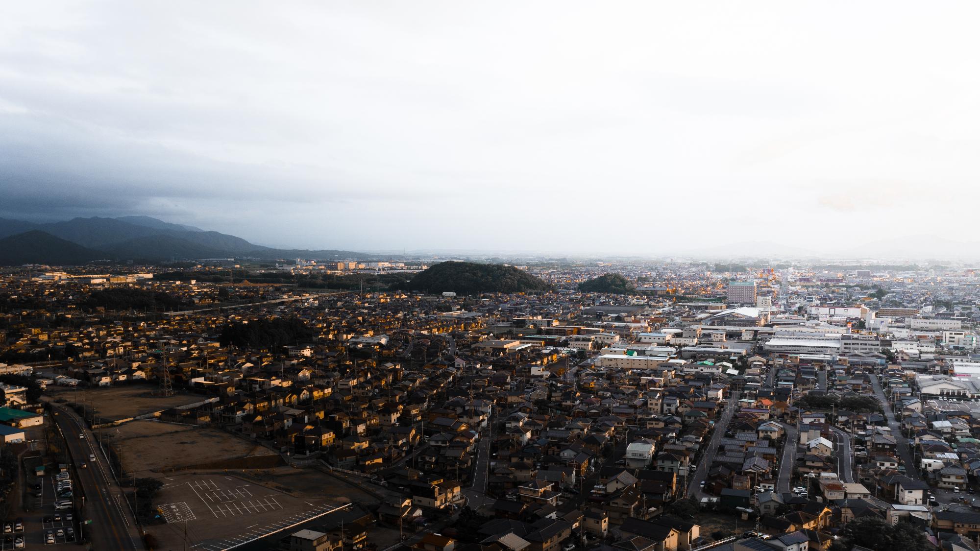 彦根の街並みを見下ろした写真