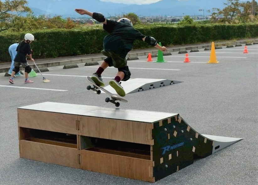 スケボー体験の様子