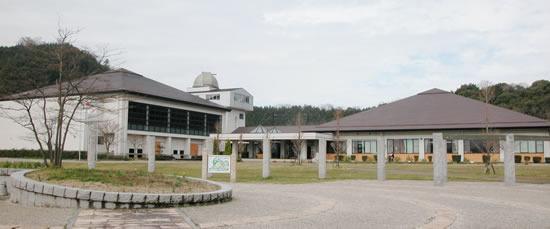 彦根市子どもセンター建物外観の写真