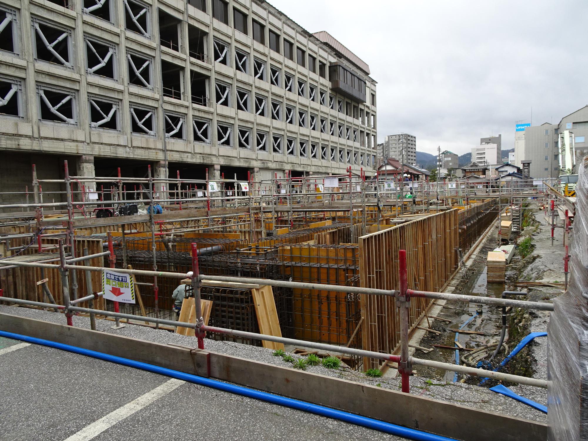 基礎工事